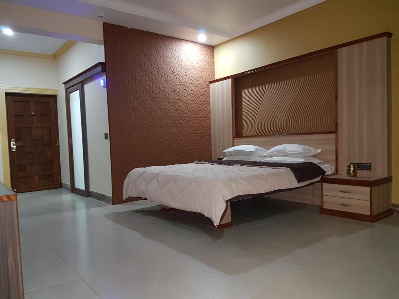 Jm Vista Suites Мапуса Экстерьер фото